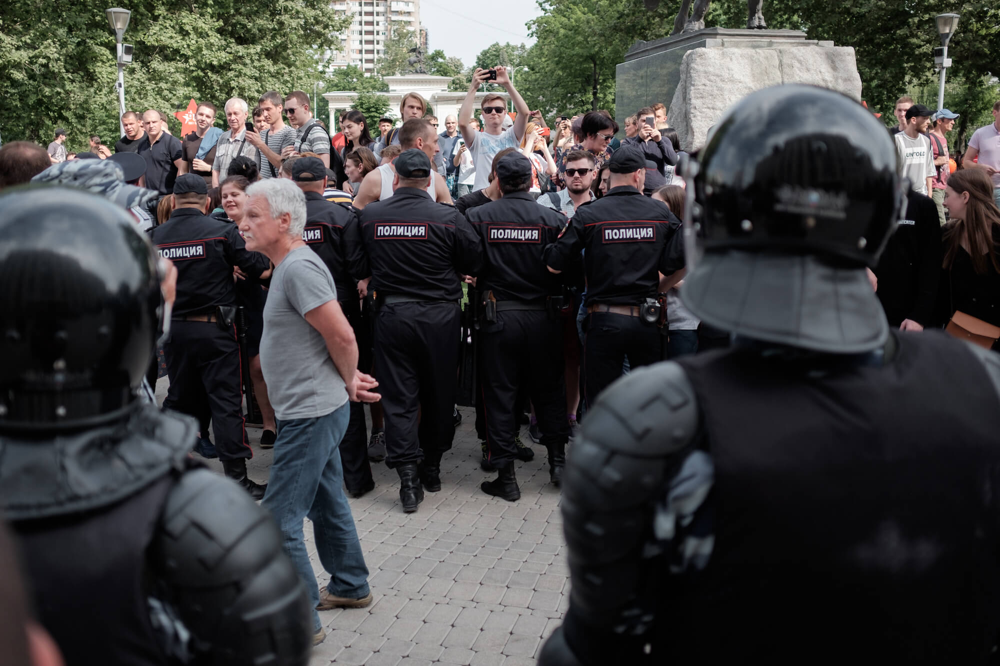 В Краснодаре на митинг против Путина вышли сотни человек, десятки задержаны  | Голос Кубани